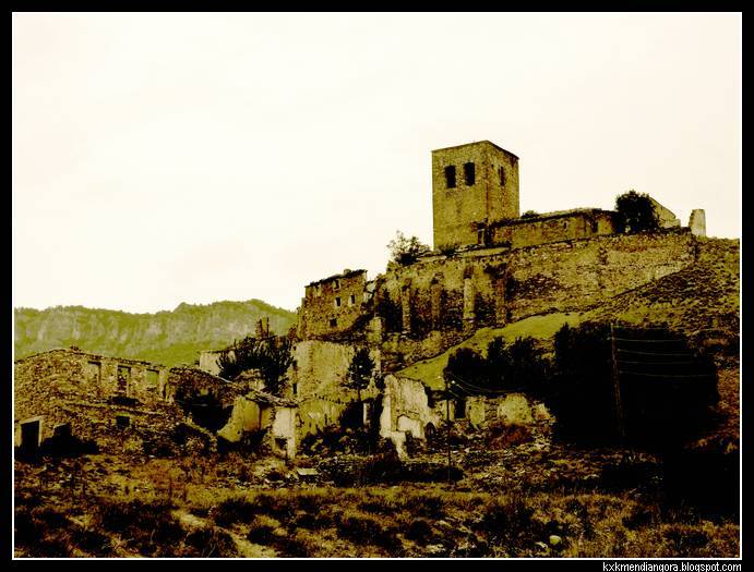 Pueblo abandonado de Escó