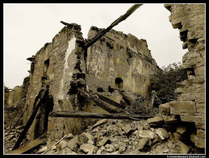 Pueblo abandonado de Escó