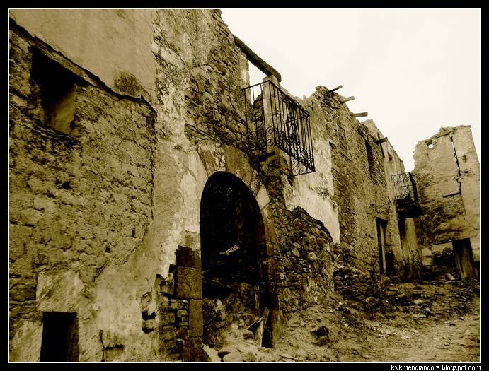 Pueblo abandonado de Escó